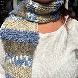 BEAUTIFUL HANDMADE SCARF